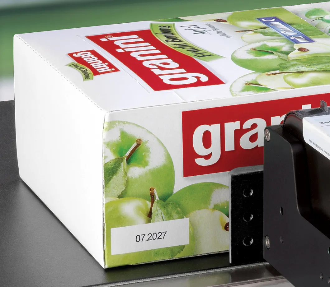 tinta terminca sobre caja de carton